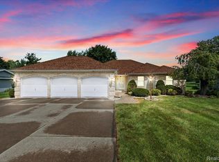 313 E Rolston Rd, Linden, MI 48451