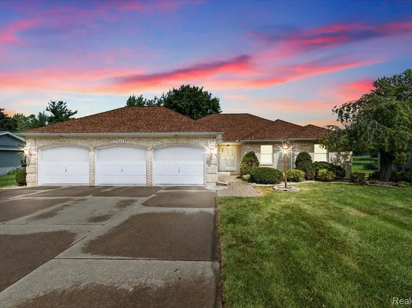 313 E Rolston Rd, Linden, MI 48451