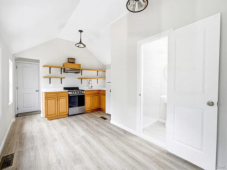 27 Walnut Ave #2 — Photo 9