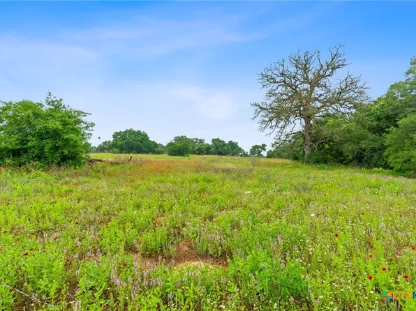 4 County Road 441, Harwood, TX 78632