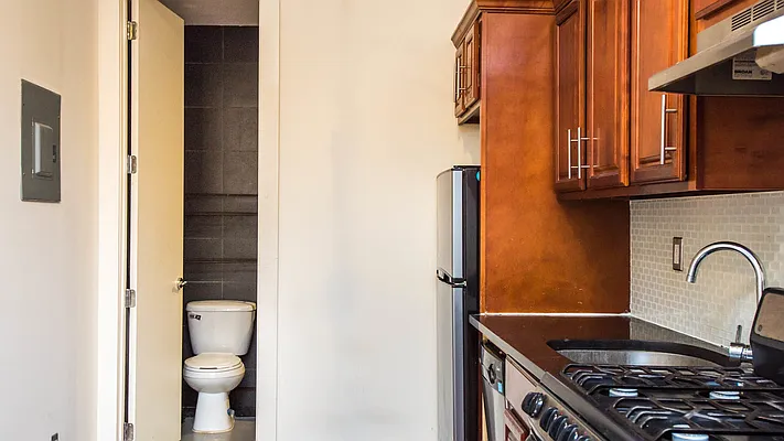 Rented by Nooklyn NYC LLC | media 9