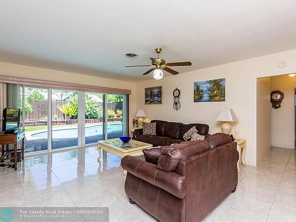 3rd image of 5240 NE 18th Ave