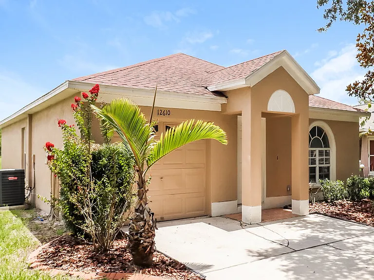 12610 Montford Ln — Photo 3