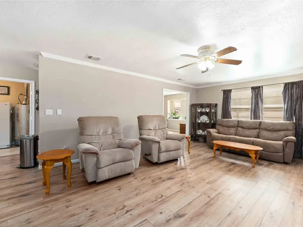 5222 Glenvalley Dr, La Porte, TX 77571