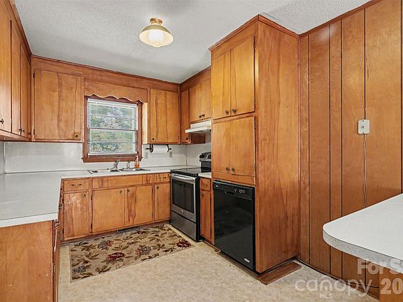5th image of 1204 Vickie Ln