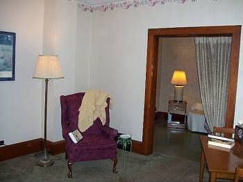 5th image of 2072 Halstead Ave
