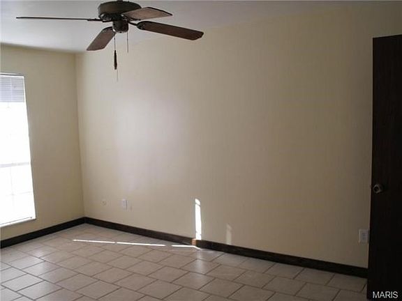 4th image of 635 Rosetta Dr APT G