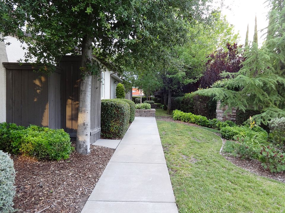 1st image of 3 Villa Gardens Ct