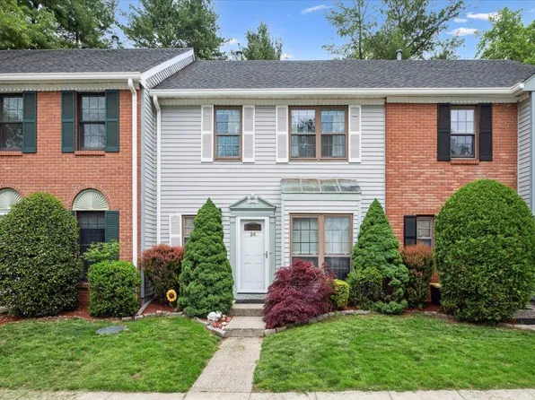 24 Poplar Circle, Peekskill, NY 10566