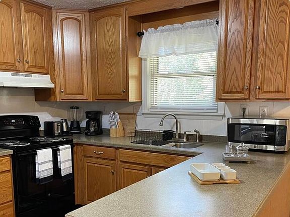 3rd image of 212 Newmantown Rd