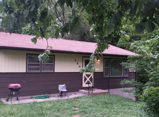 369 Bluff Dr, Saint Louis, MO 63137