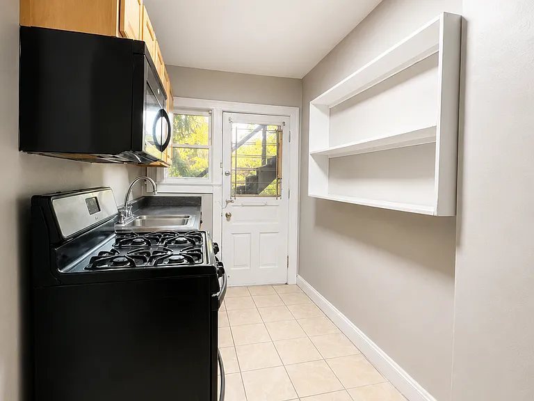 133 W Blake Ave #2 — Photo 6