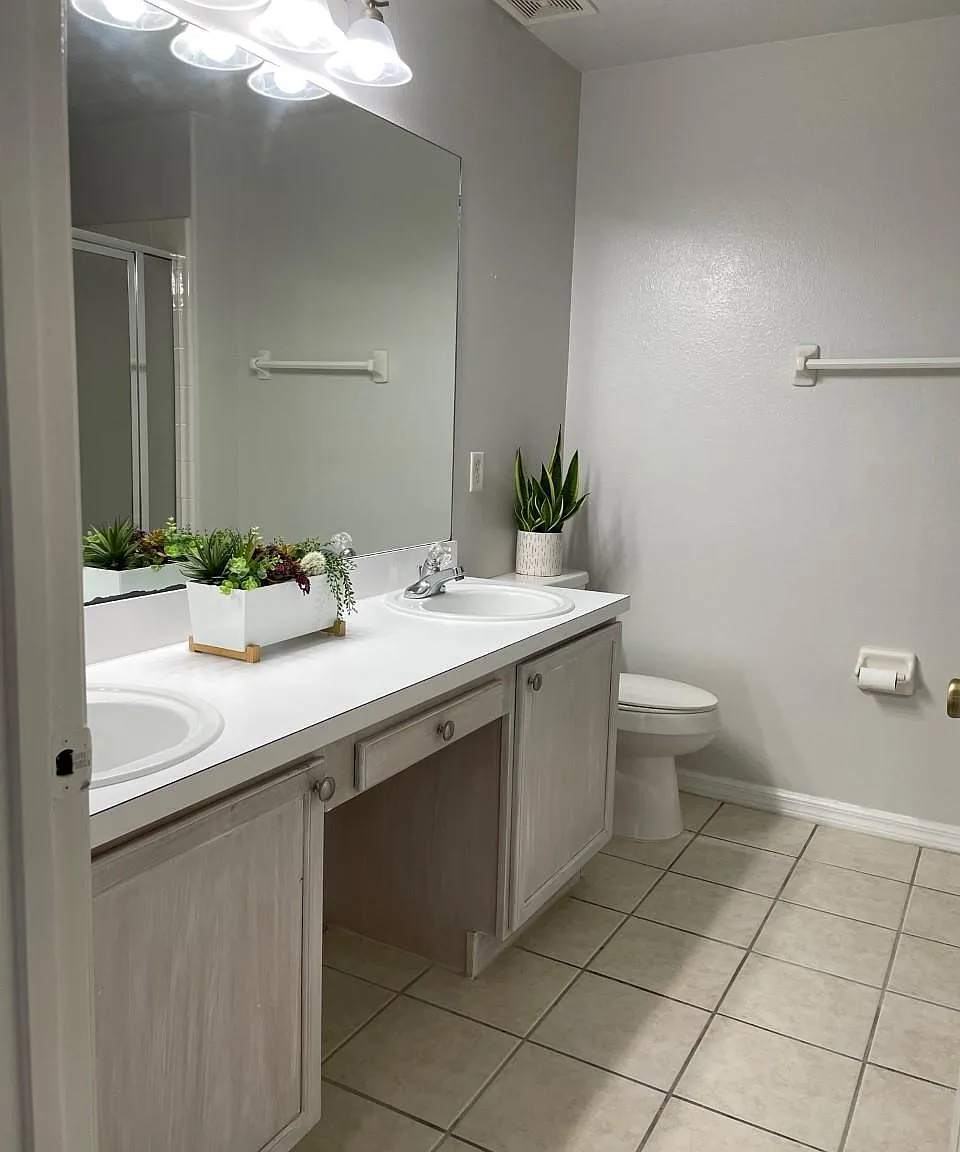 3 bed, 1136 sqft, $1,850 — Photo 3