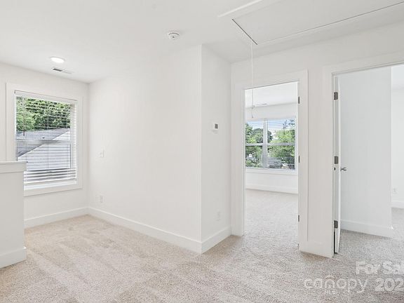 5th image of 401 W Charlotte Ave