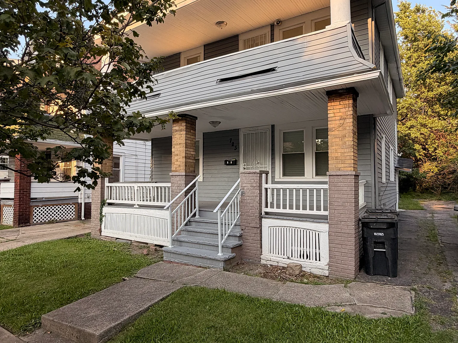 2 bed, 768 sqft, $995 — Photo 2