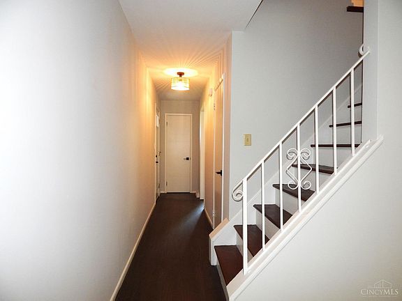 5th image of 2649 Losantiville Ave APT 2