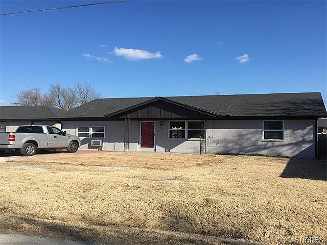 1st image of 4515 S 41st St