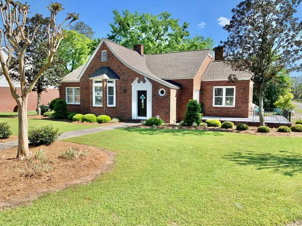 105 W Birch St, Hartford, AL 36344