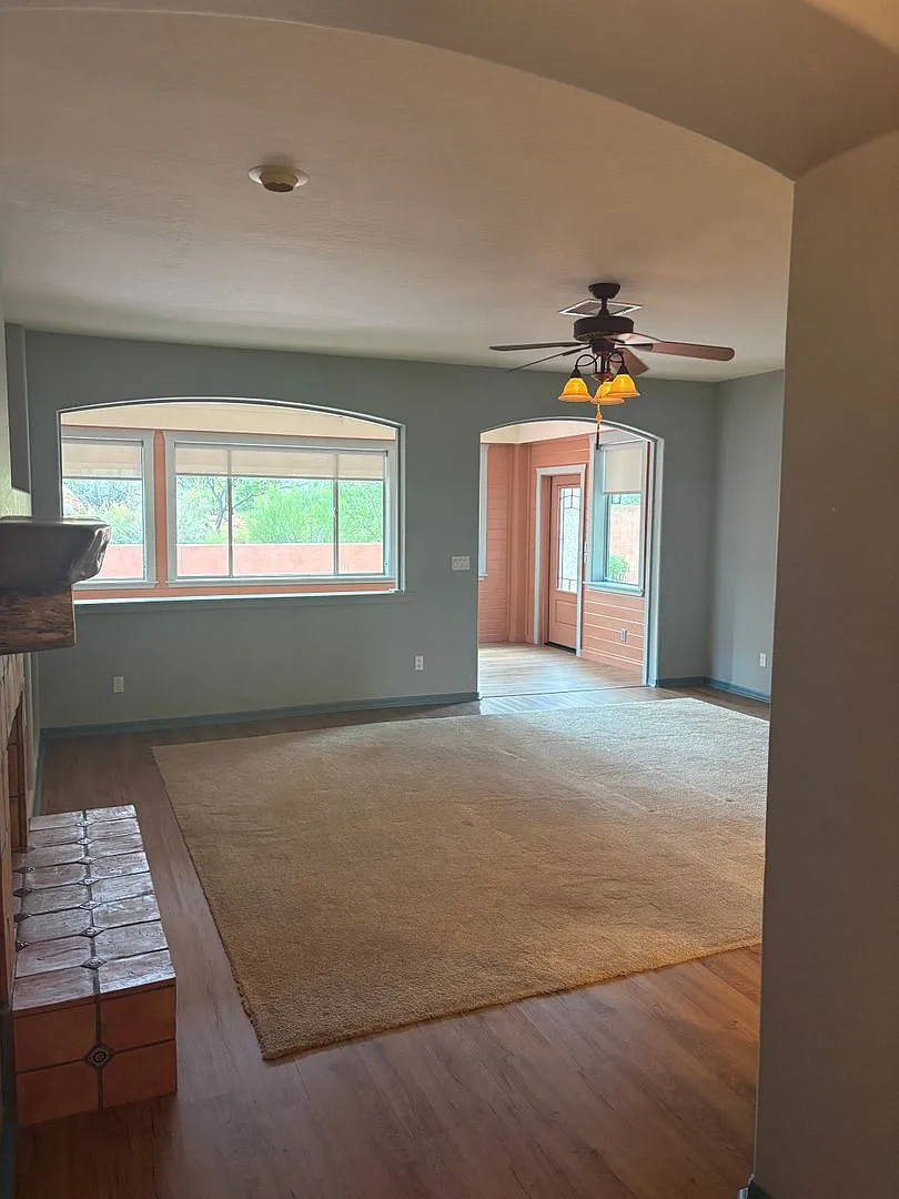 Unfurnished, 1-year long-term rental — Photo 3