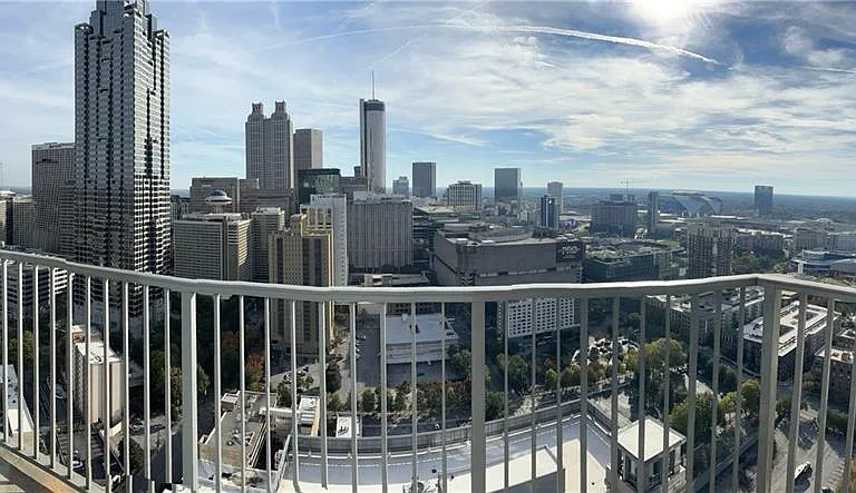 400 W Peachtree St NW #3707 — Photo 29