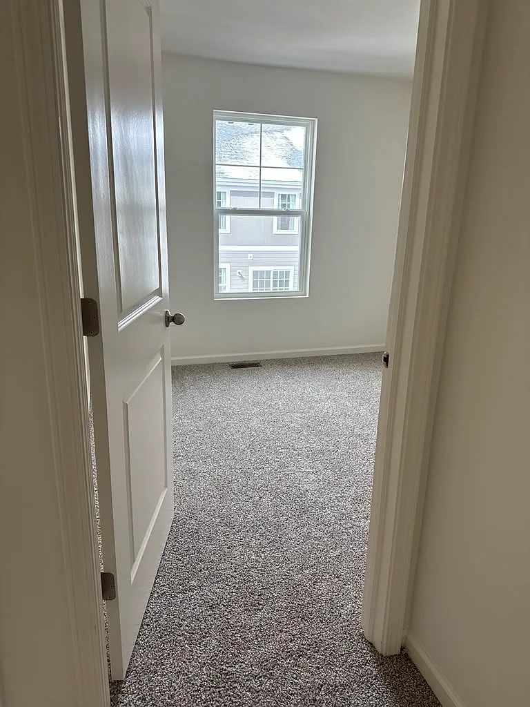 3 bed, 2.5 bath, 1827 sqft, $3,500 — Photo 2