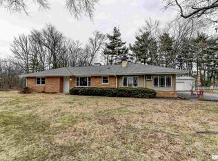 1564 Carter Rd, Jacksonville, IL 62650