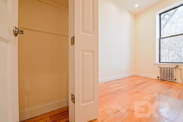 Rented by EXR | media 25