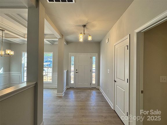 4th image of 1532 Autumn Ln #120