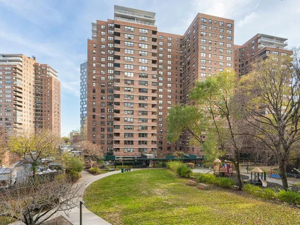 383 Grand Street image 1 of 3