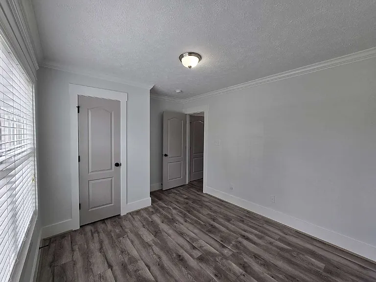 302 Kingston Rd — Photo 13