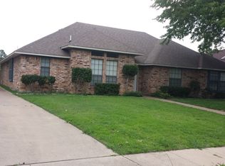 308 Elisha Ct, Bedford, TX 76021