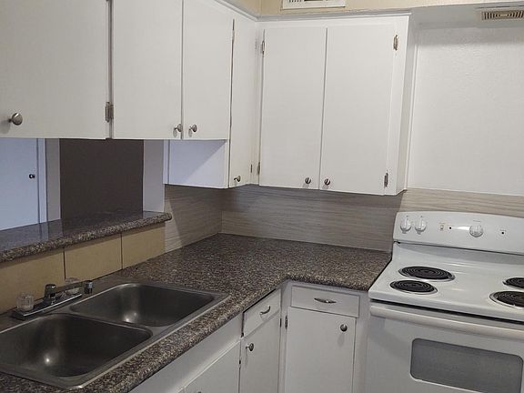 3rd image of 2405 Palmer Hwy APT 7