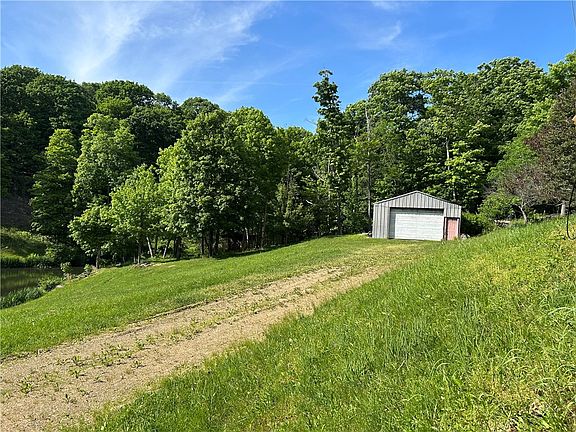 4th image of 170 Clarks Hollow Rd