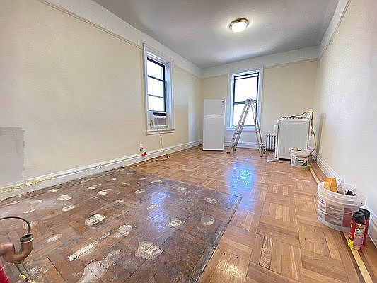 2nd image of 60-15 Woodside Ave #C6