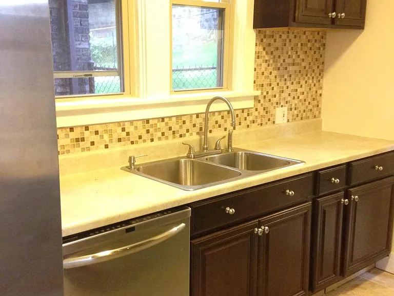 1731 Broadway Ave — Photo 13
