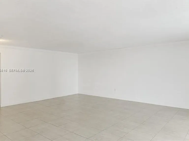 6061 Collins Avenue Cu #15D — Photo 7