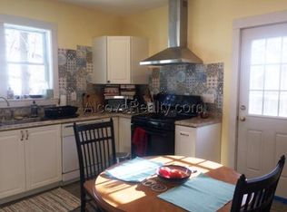 25-27 Fellsview Ter, Melrose, MA 02176