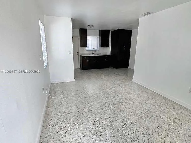 626 W 17th St #626 — Photo 2