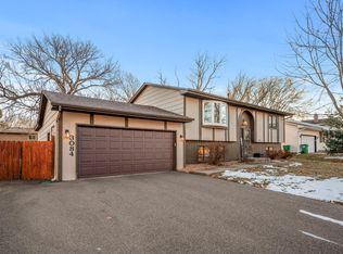 3084 Mount Ridge Rd, Roseville, MN 55113