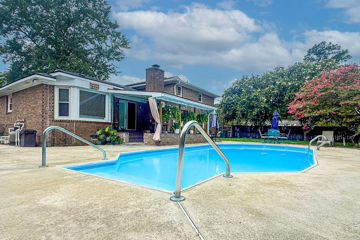 next background image