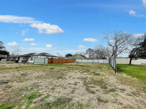1313 Gary Avenue, Pasadena, TX 77502