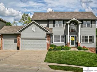 4217 N 161st Avenue Cir, Omaha, NE 68116