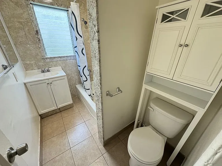 835 Bay St #1 — Photo 12