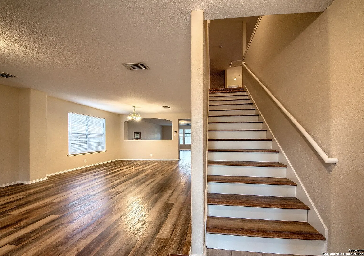 Gorgeous 5 Bedroom Rental! 3333 Whisper Haven — Photo 4