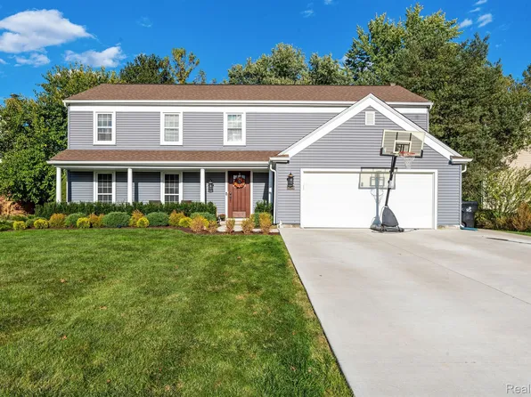 36289 Fredericksburg Rd, Farmington Hills, MI 48331