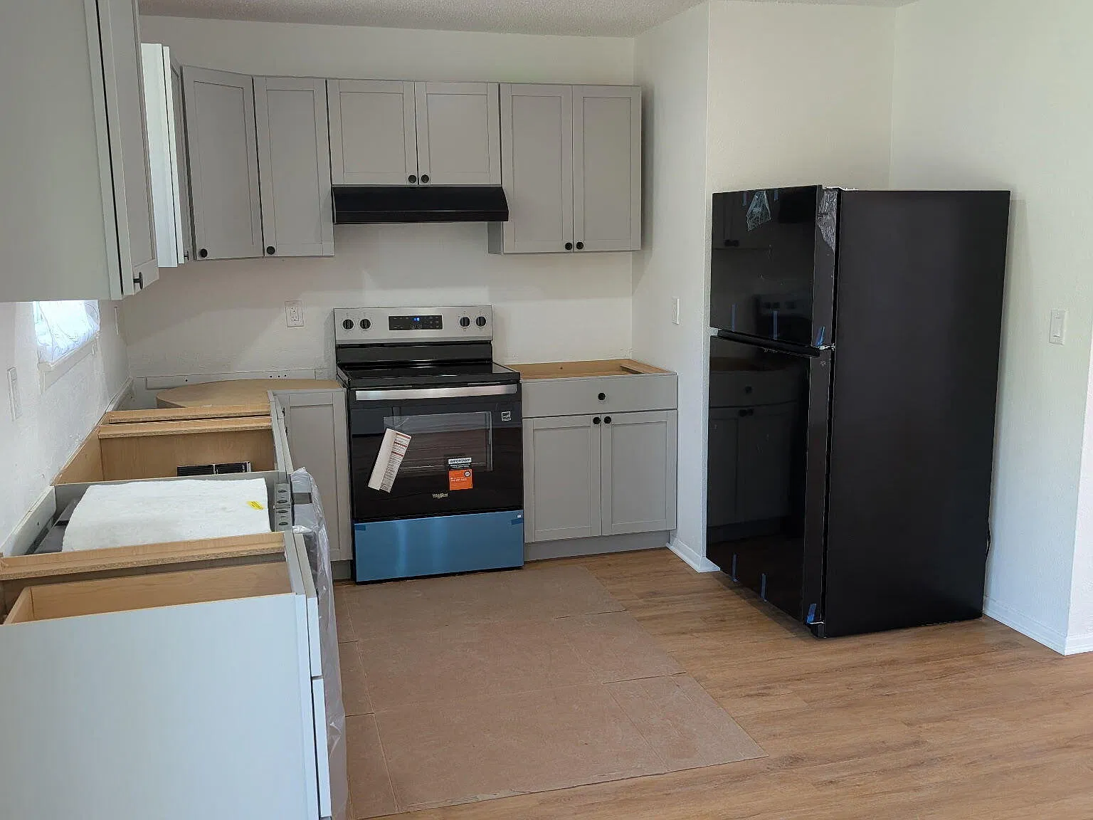 3 bed, 1.0 bath, 990 sqft, $1,250 — Photo 2