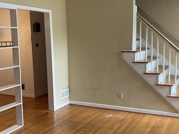 2nd image of 3787 Fairburn Dr