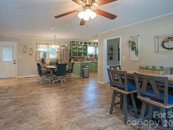 5th image of 1928 Marigold Ln