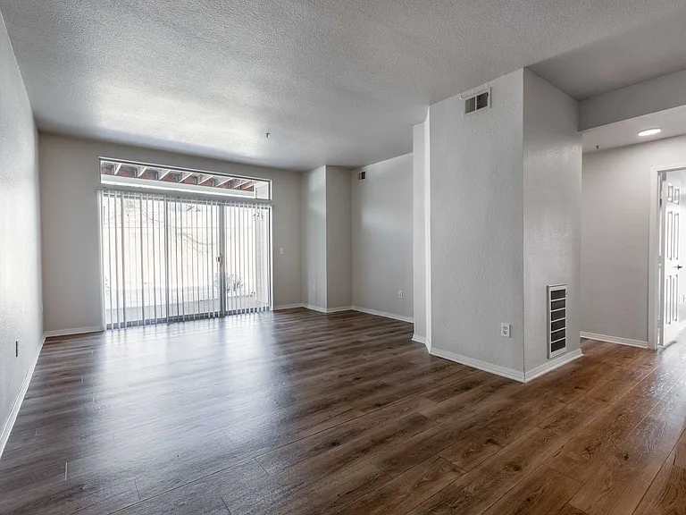 Pavilions at Silver Sage Apartments — Photo 35