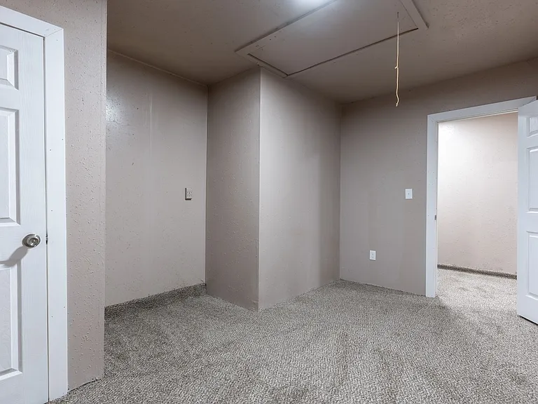 1421 Shalimar Dr — Photo 18